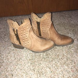 Corral Circle G Tan Booties